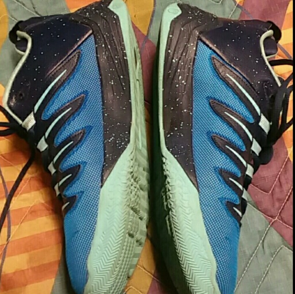 Jordans - Picture 3 of 7